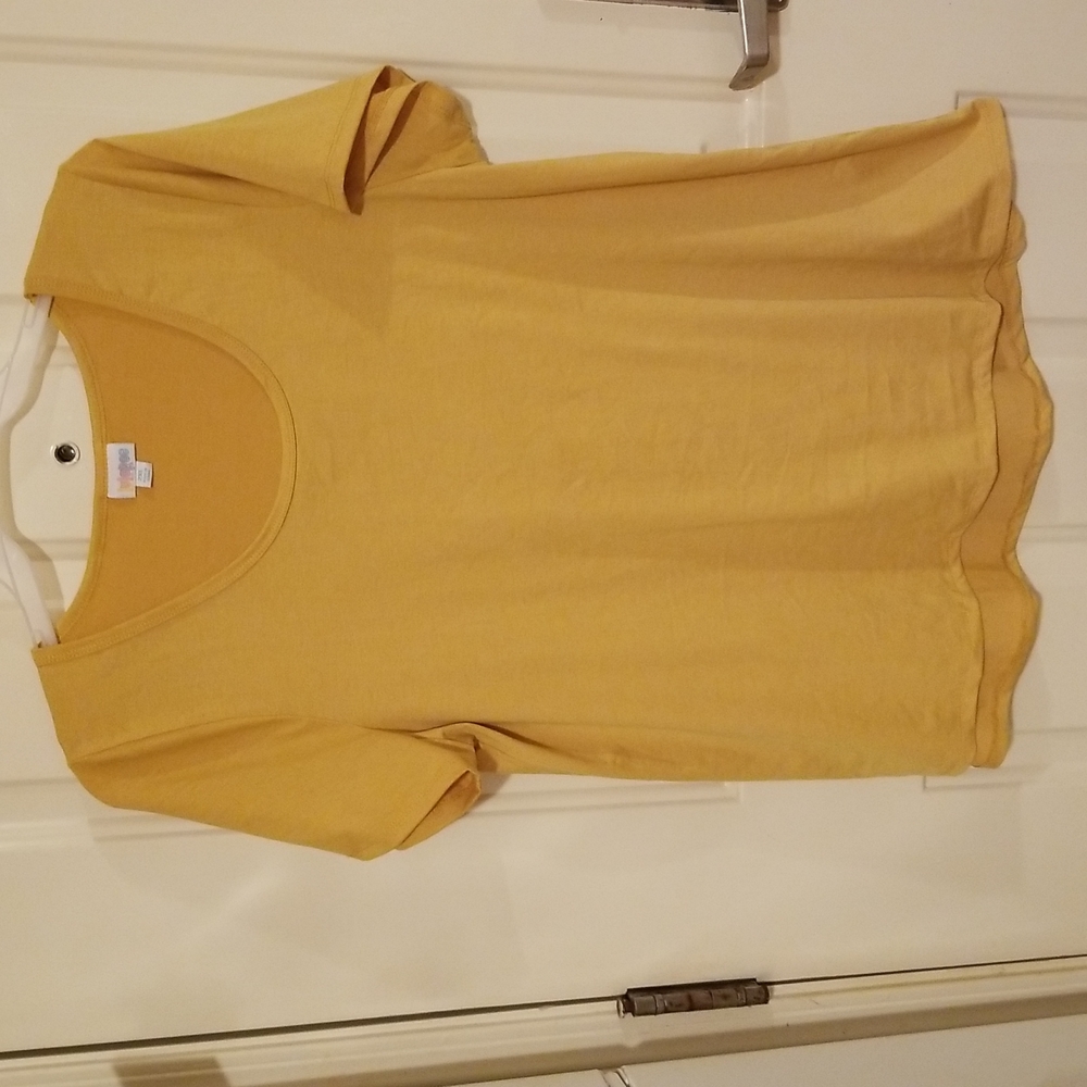 LULAROE shirt